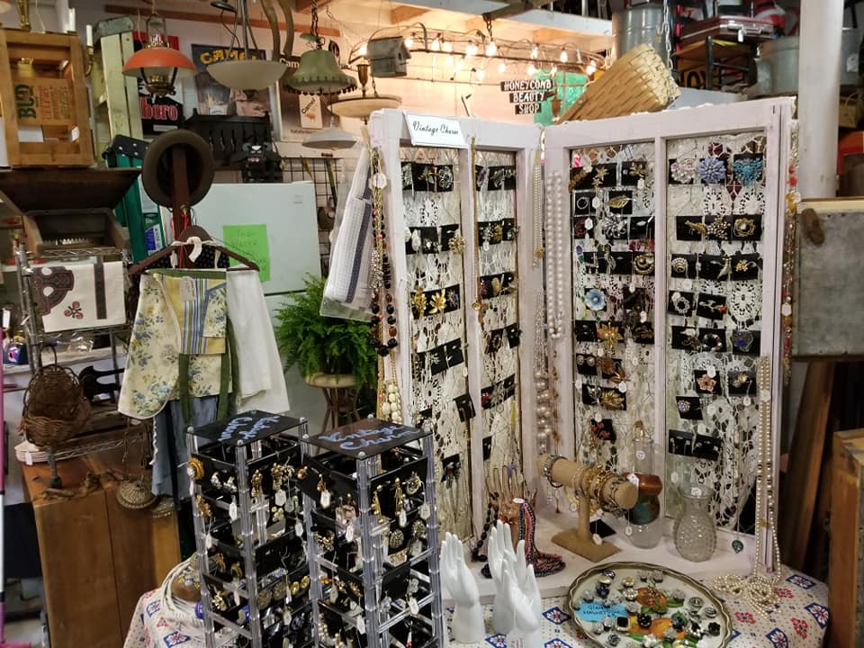 63044695_10157497400163885_8968144880895262720_n