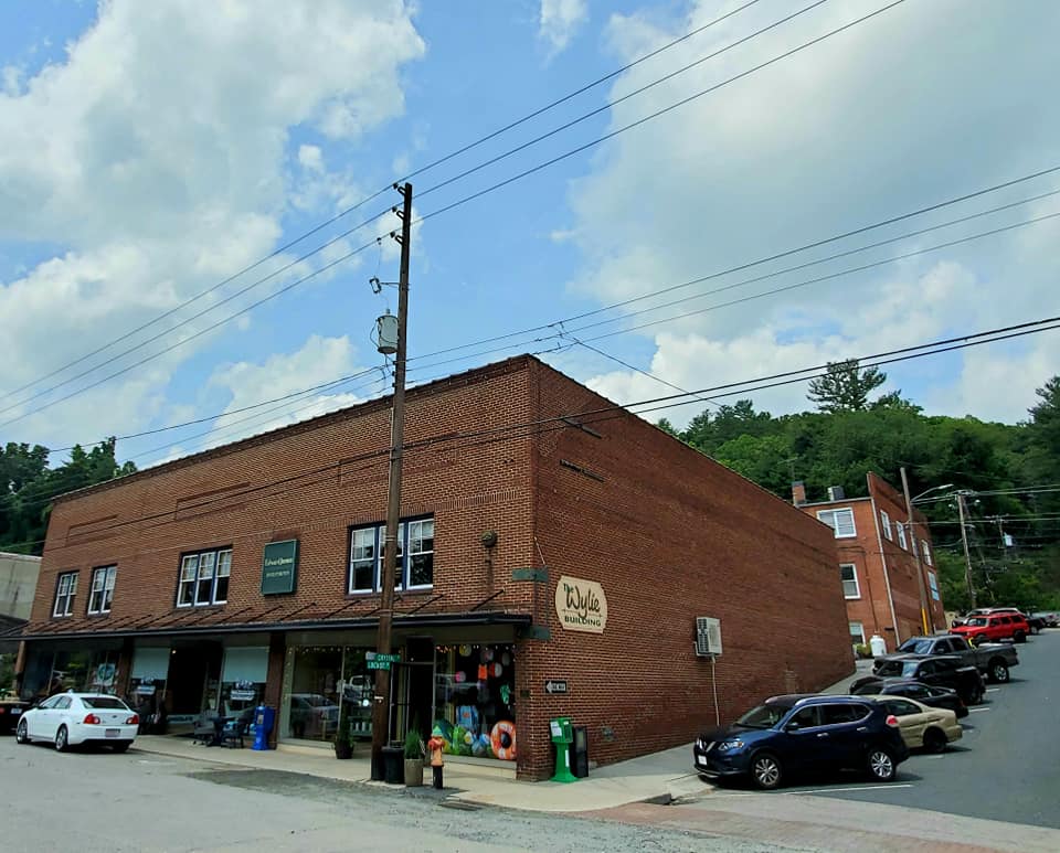 217457954_289099769659470_2407711013320655061_n