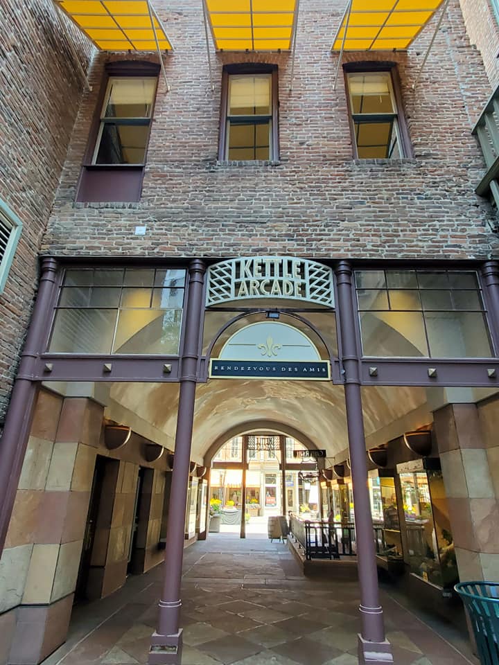 224704368_298725258696921_1774345908878397500_n