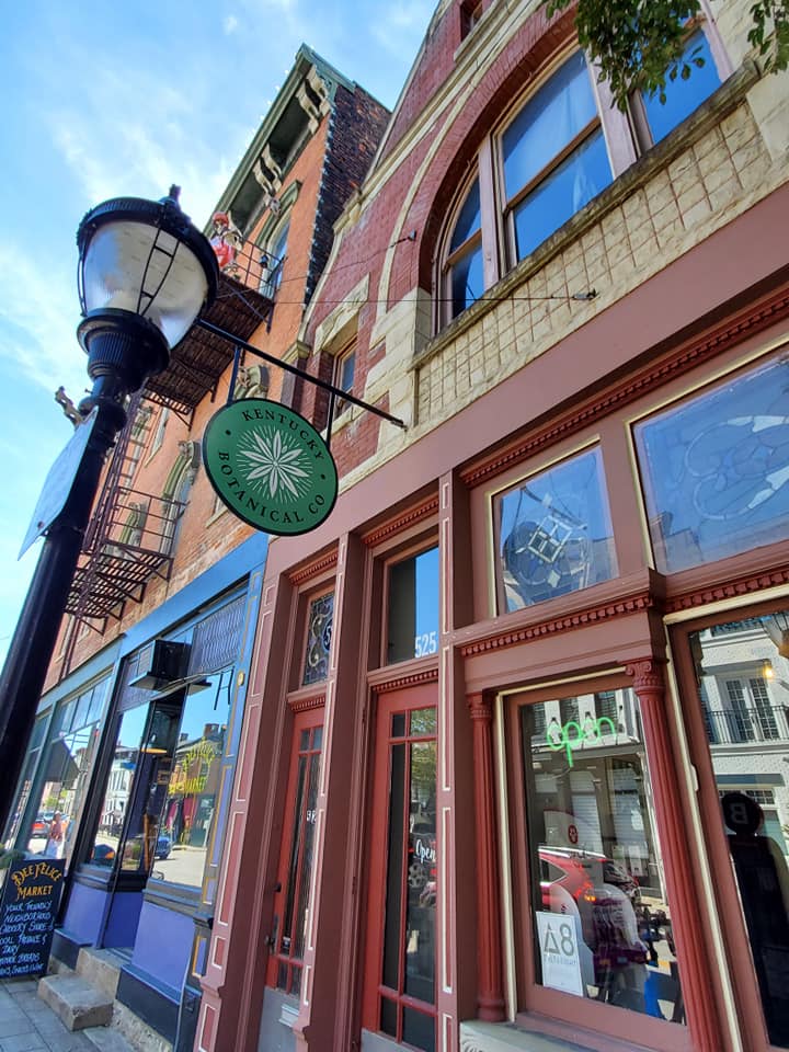 244314452_343225460913567_571584315824207017_n