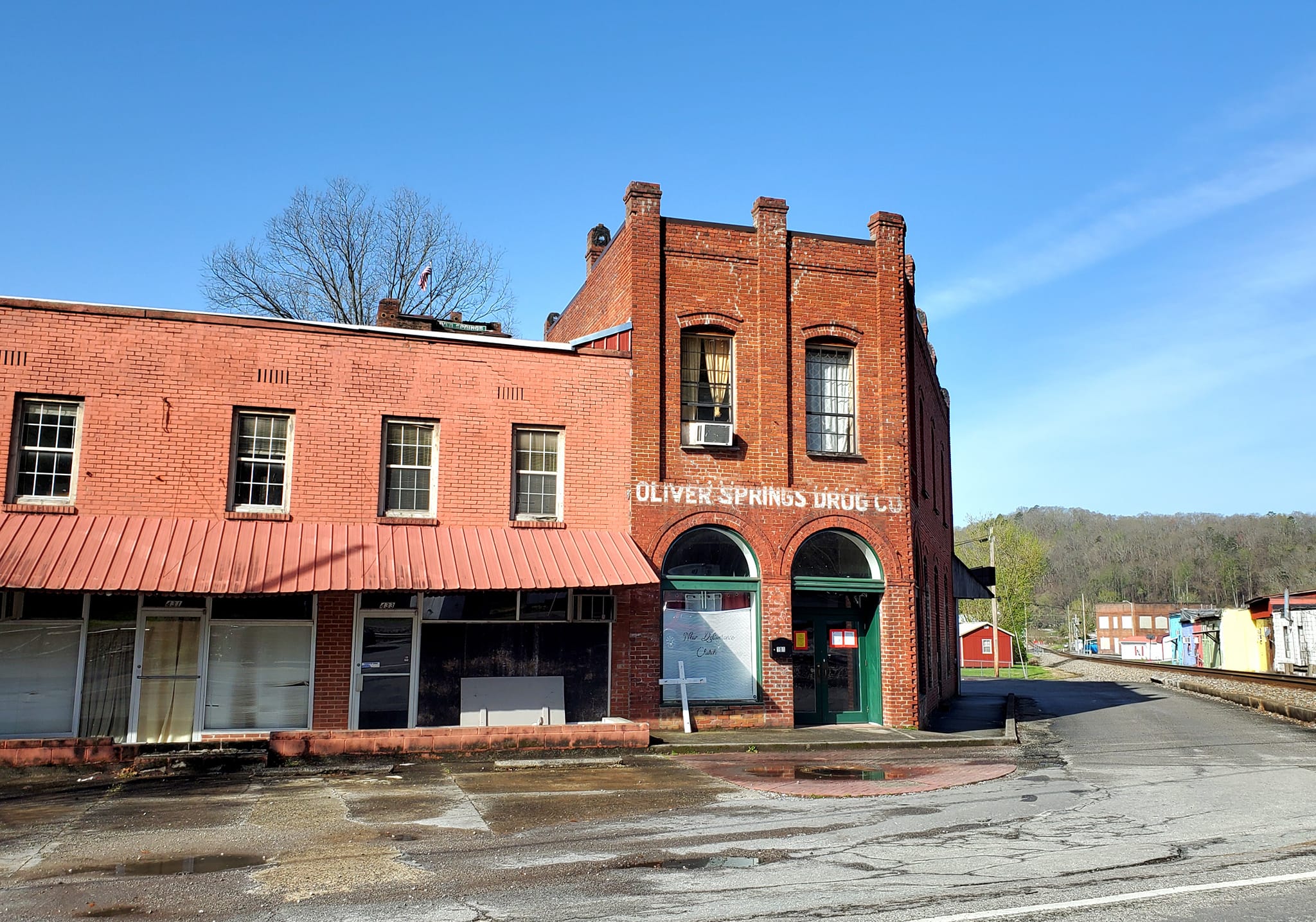 Oliver Springs: Unsolved Murder, Suspicious Characters, and Cold War Secrets