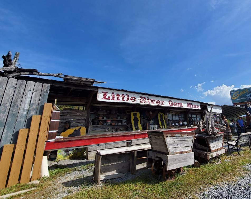 385306932_811550050747770_6002377838944681019_n